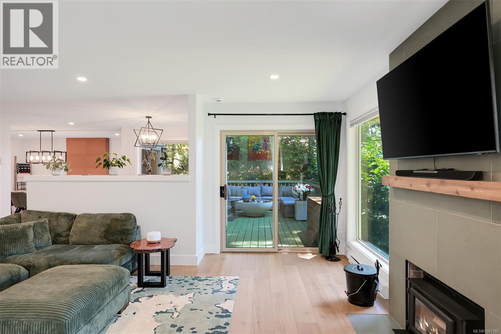 978 Fir Tree Glen - 9