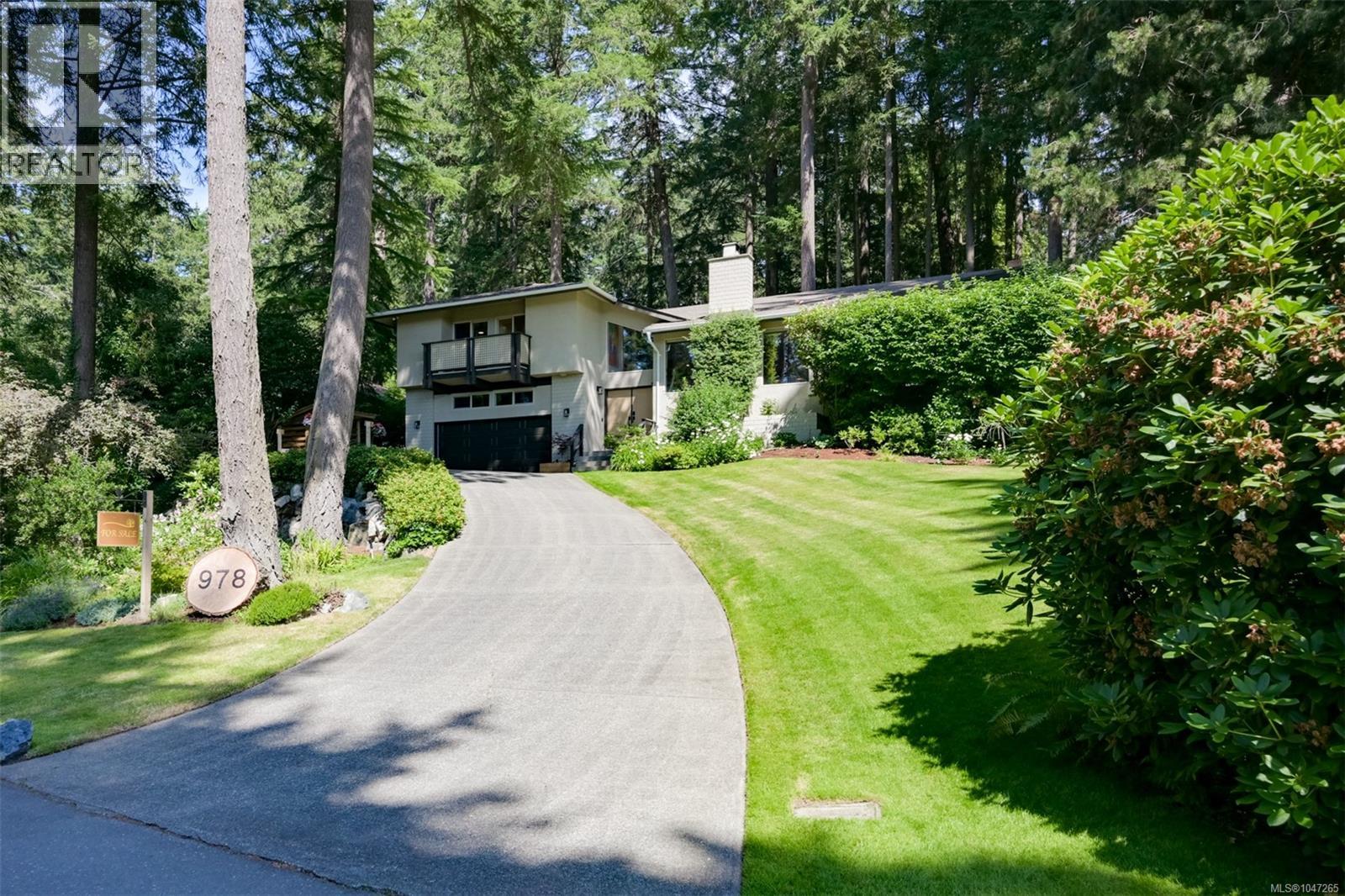 978 Fir Tree Glen - Image 92