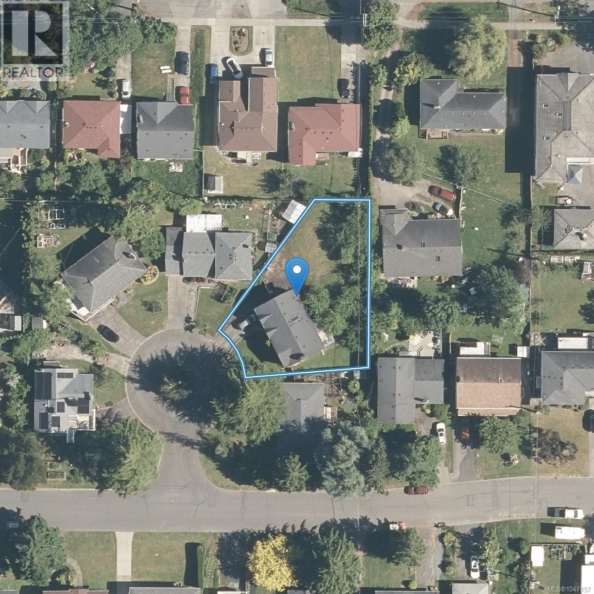 1822 Fairhurst Ave, Saanich