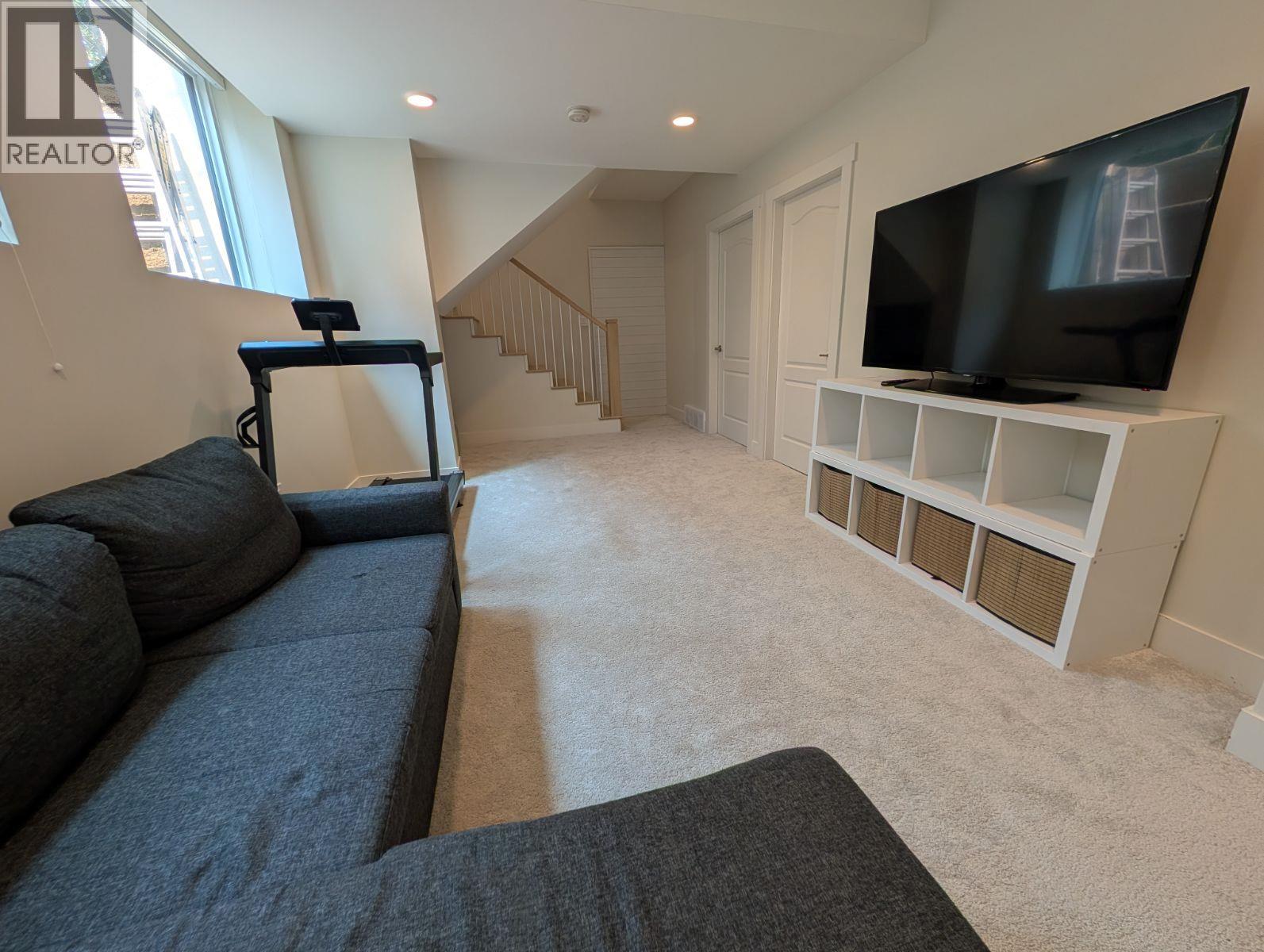  1907 Hemmerling Court, Kelowna