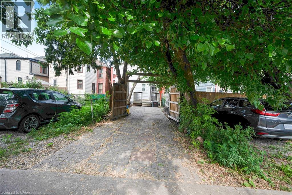 100 GIBSON Avenue - 33