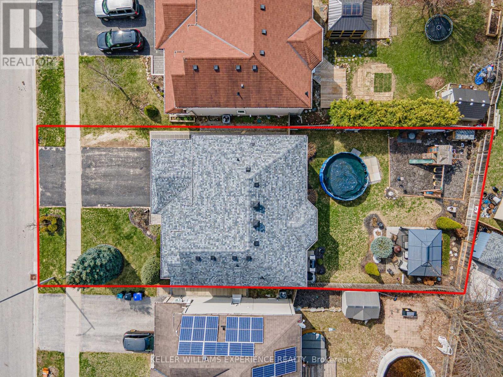 39 STONEMOUNT CRESCENT - 40