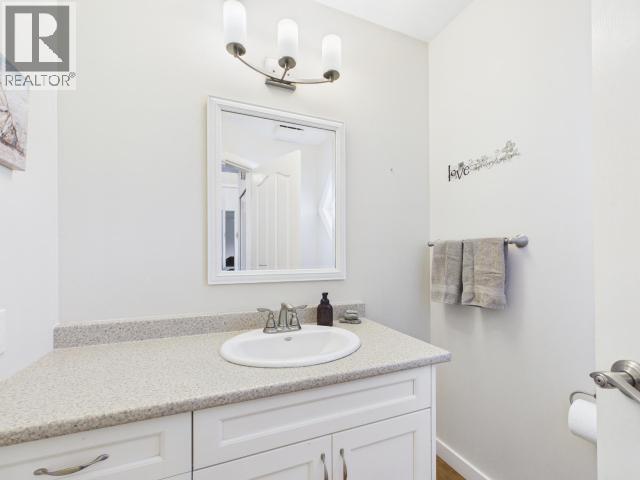 3400 ONTARIO AVE, Powell River
