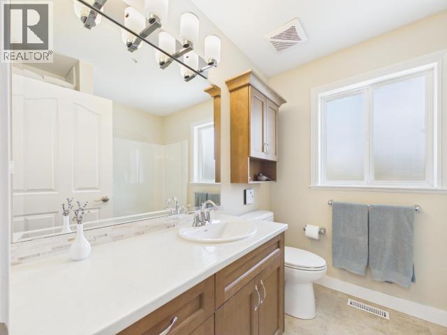 3400 ONTARIO AVE, Powell River