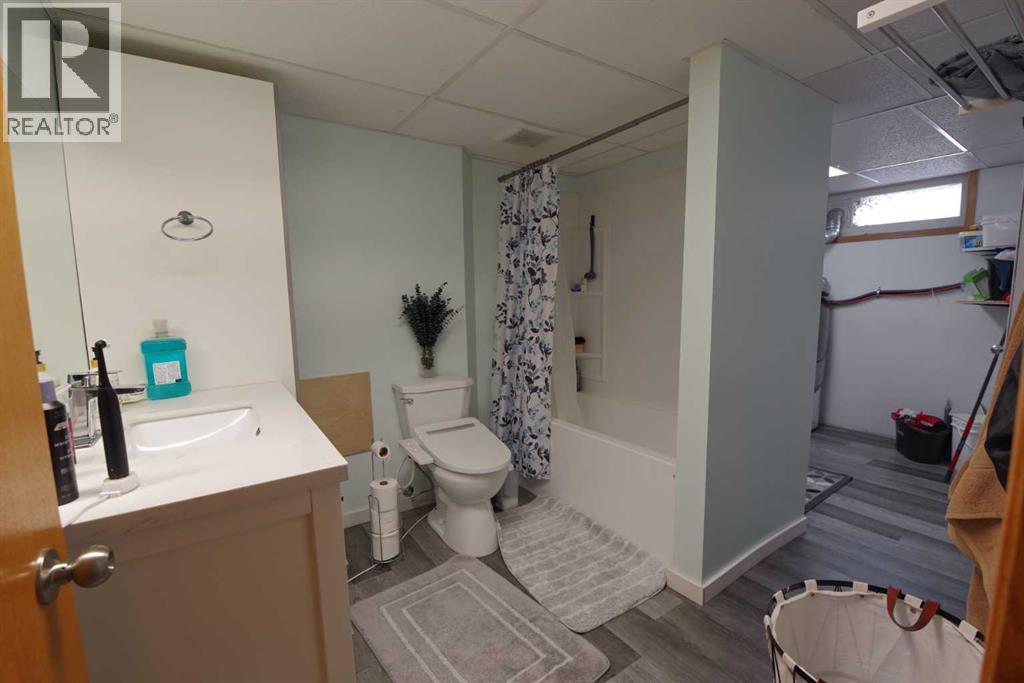 5408 45 Avenue - 16