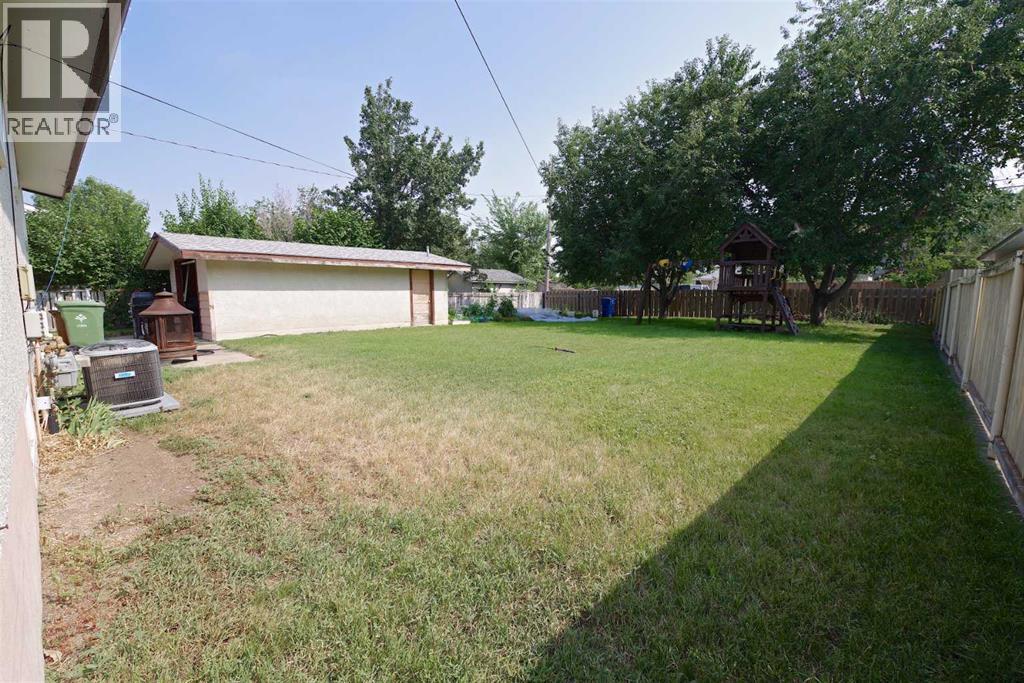 5408 45 Avenue - 33