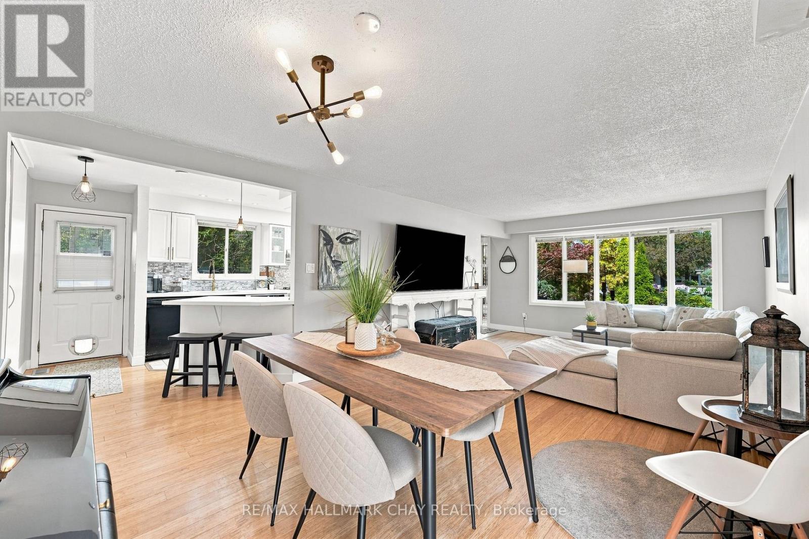 30 HARDING AVENUE - 6