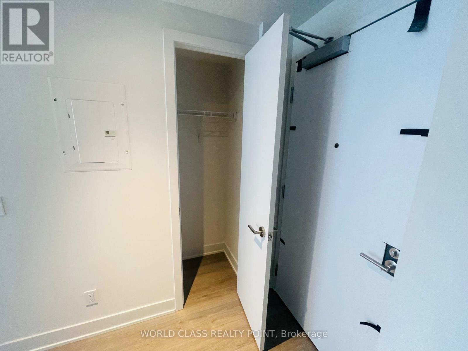 #2404 8 CUMBERLAND STREET - Image 7