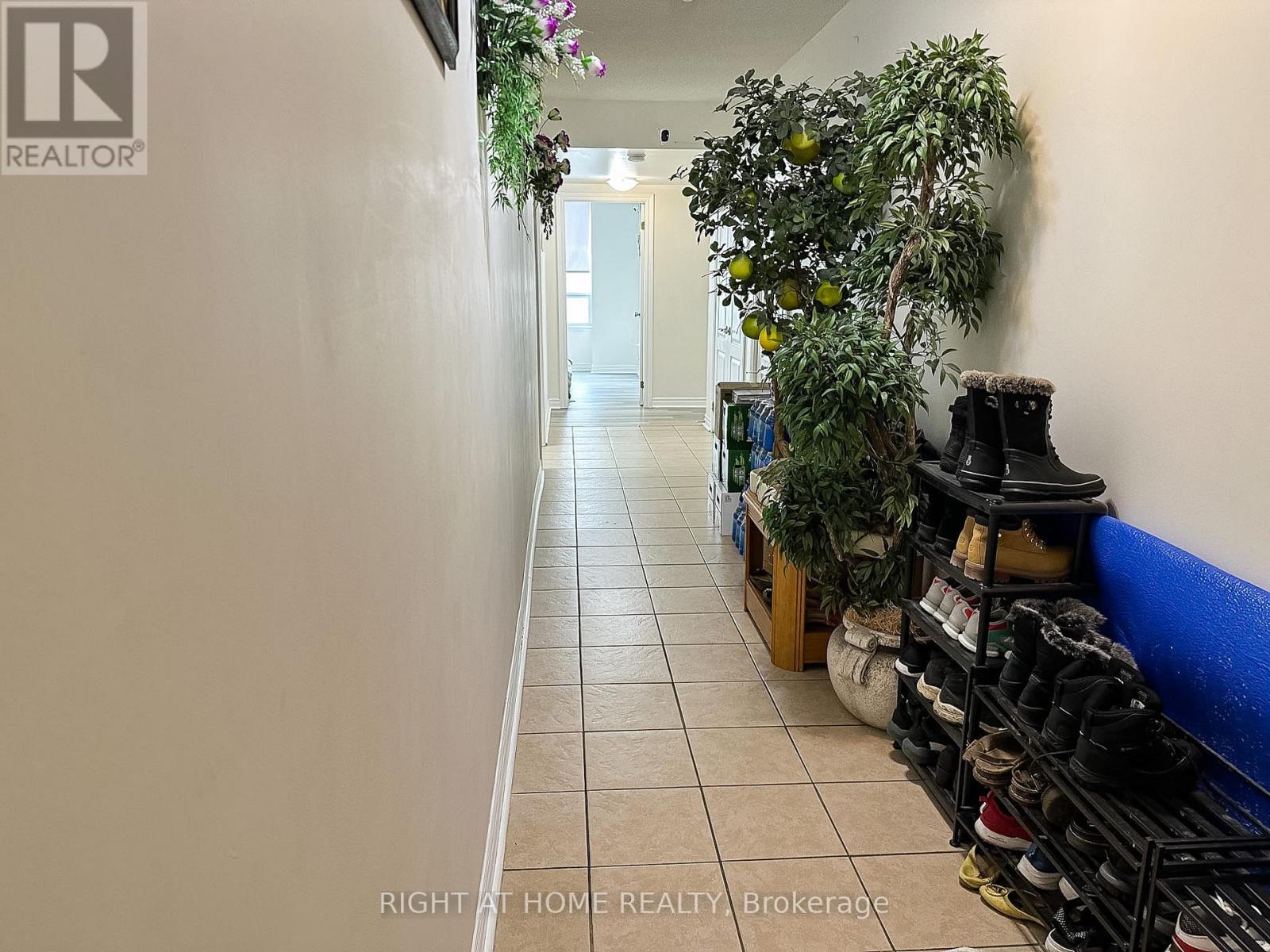 #702 2088 LAWRENCE AVENUE W - 3