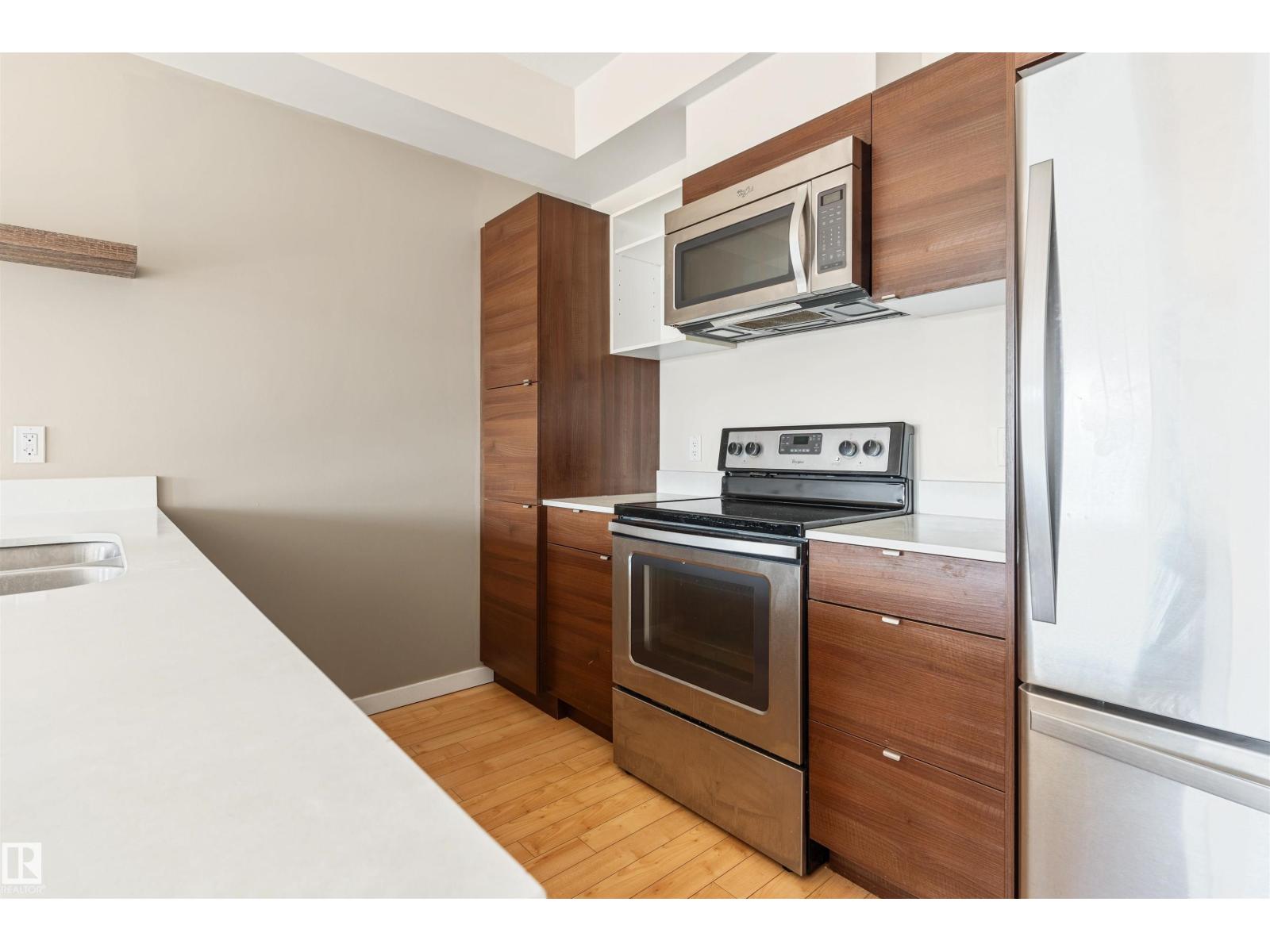 #401 9523 160 AV NW - 10