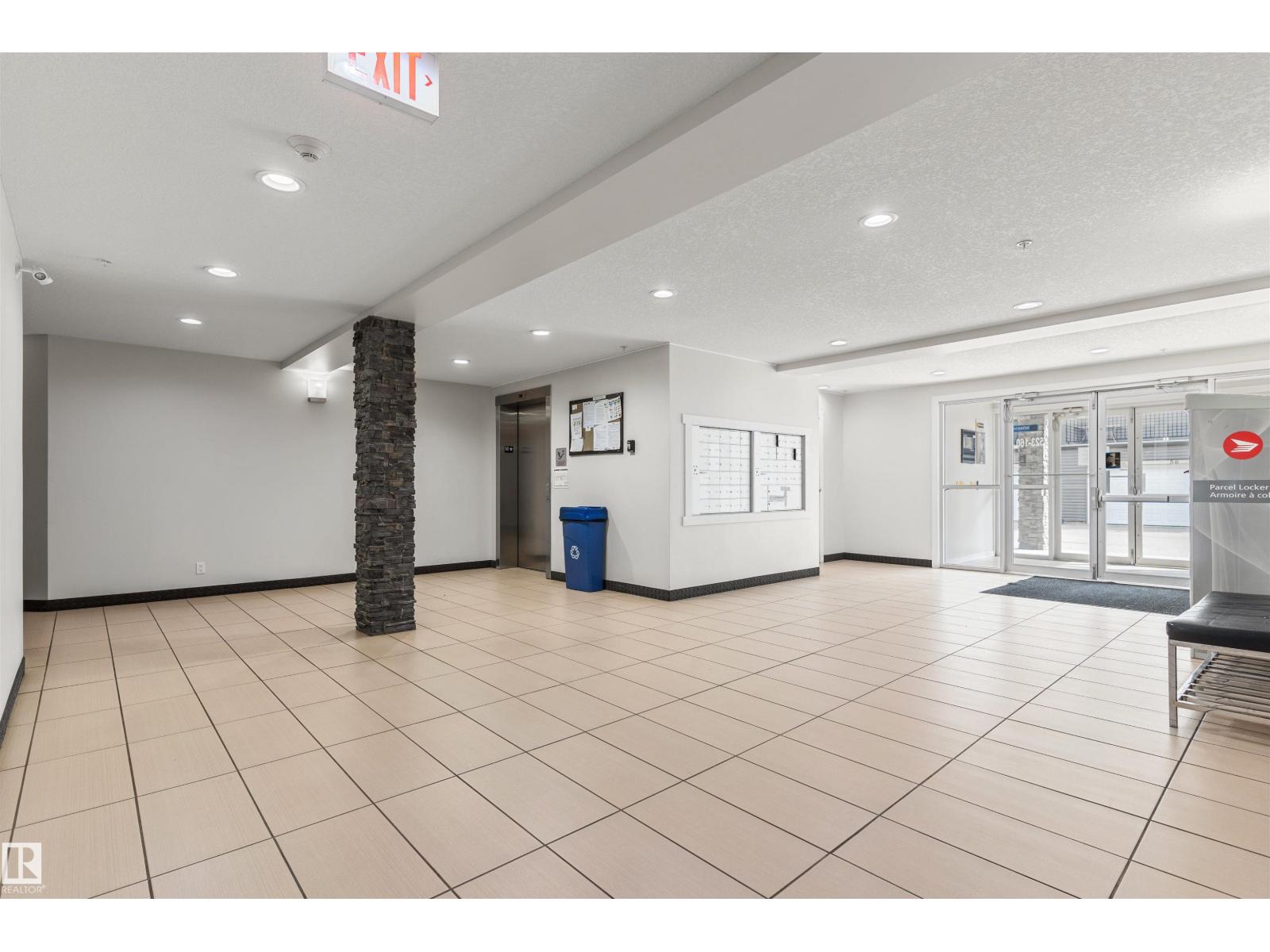 #401 9523 160 AV NW - 34