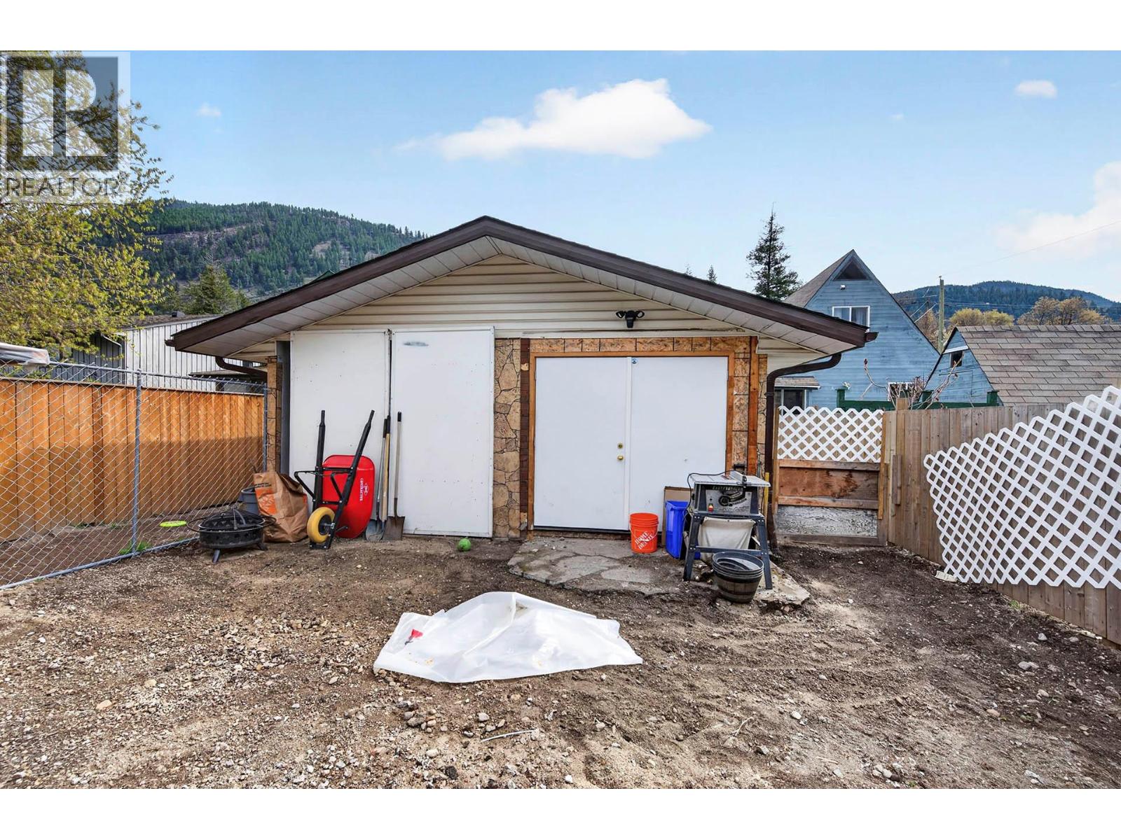 1018 HILLSIDE Avenue - Image 44
