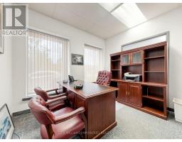 949 Kamato Road, Mississauga, ON L4W2R5 Photo 9
