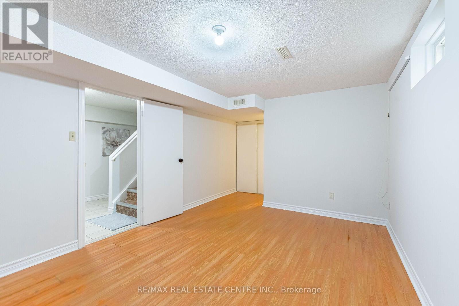 1124 SHAGBARK CRESCENT - 27