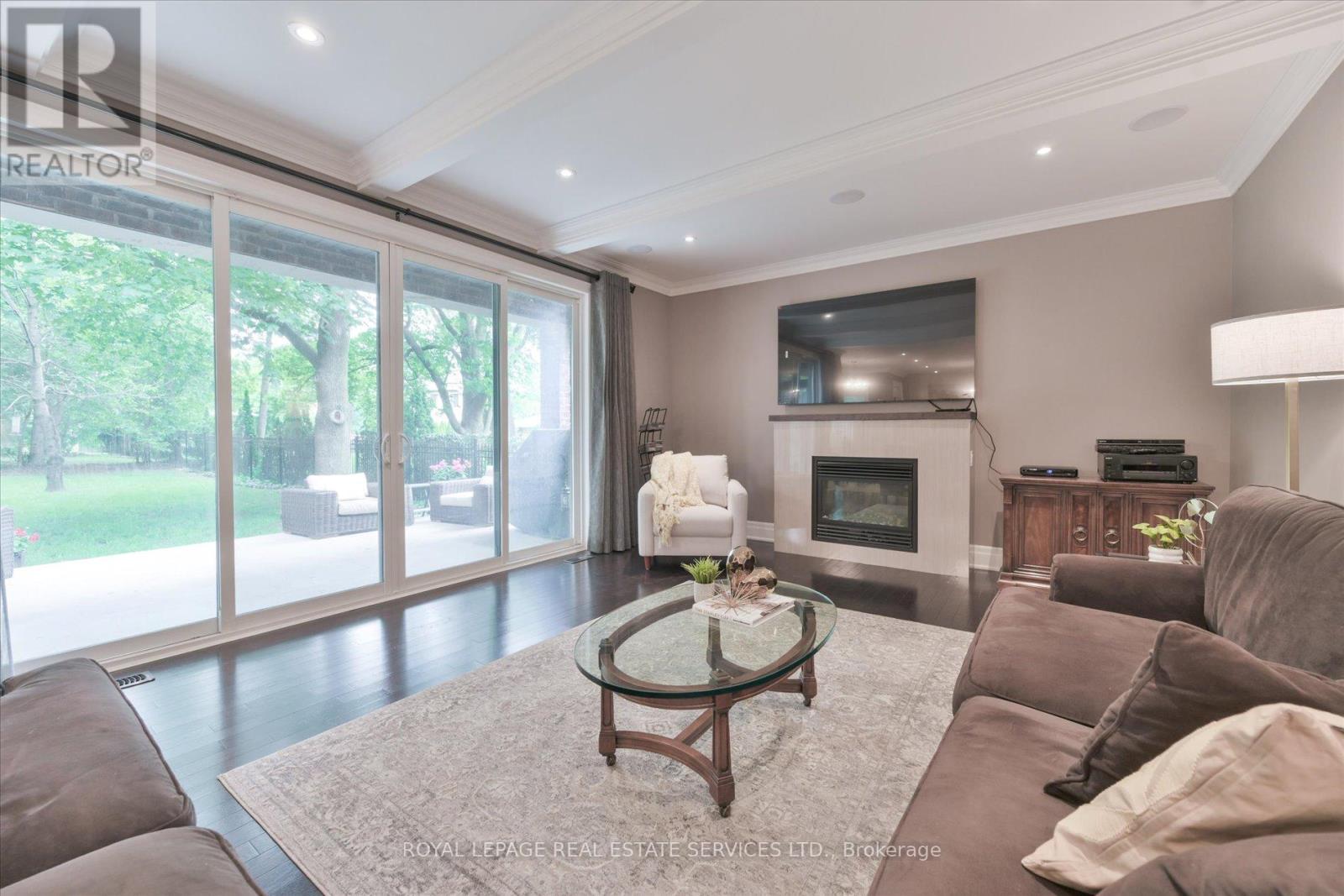 439 MARTIN GROVE ROAD - 22