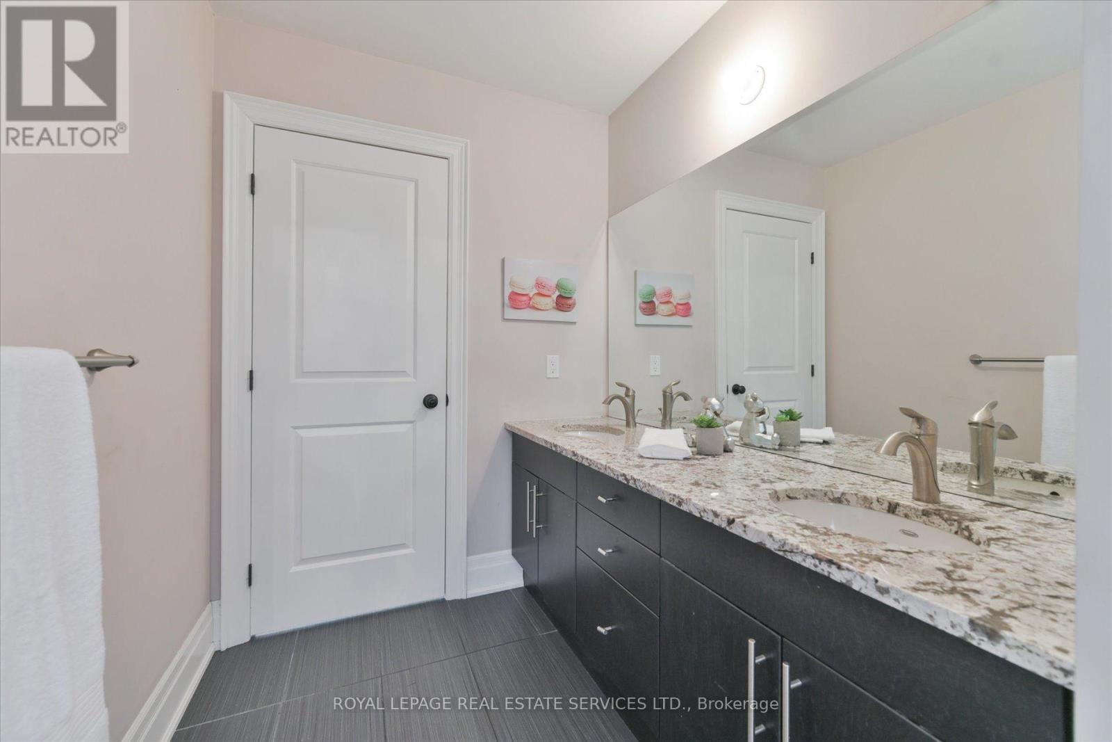 439 MARTIN GROVE ROAD - 37