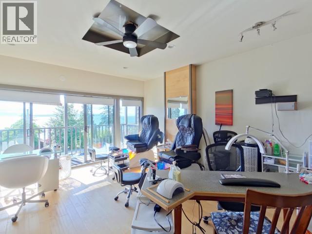 4553 MARINE AVE, Powell River