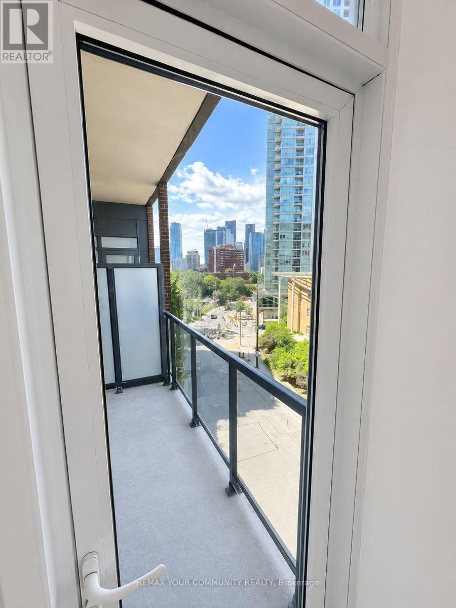 #404 159 WELLESLEY STREET E - 11