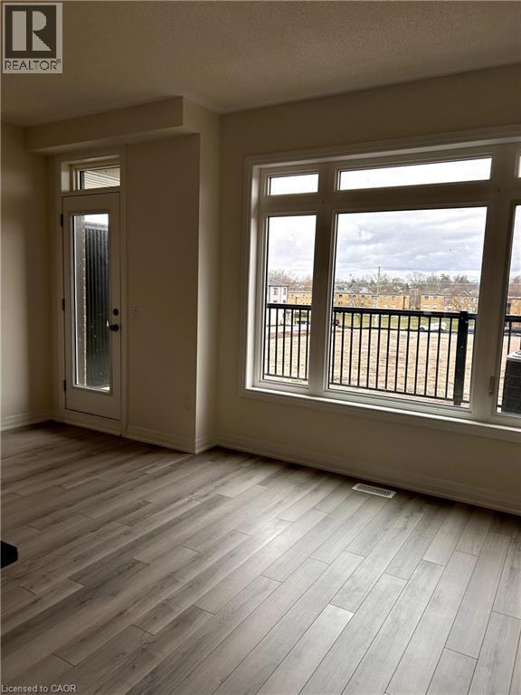 585 Colborne Street — photo 10