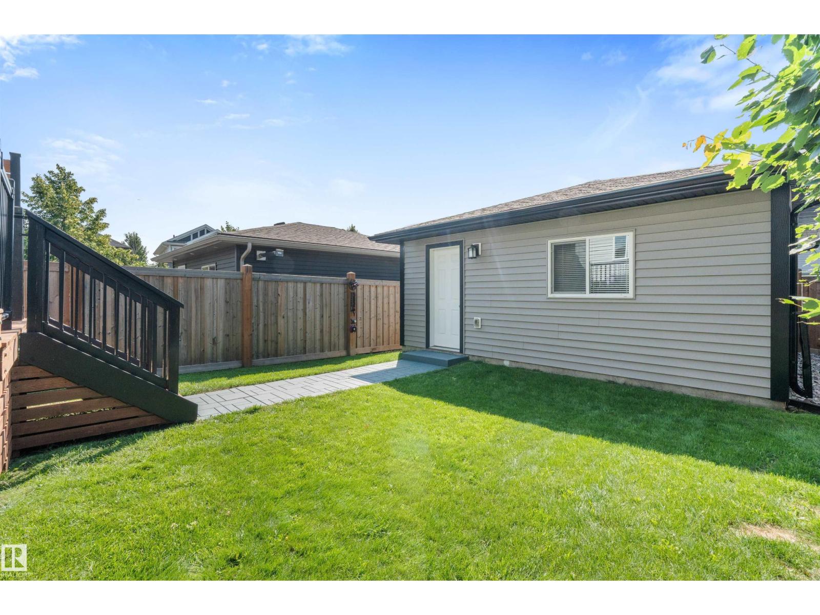 22107 88 AV NW - 42
