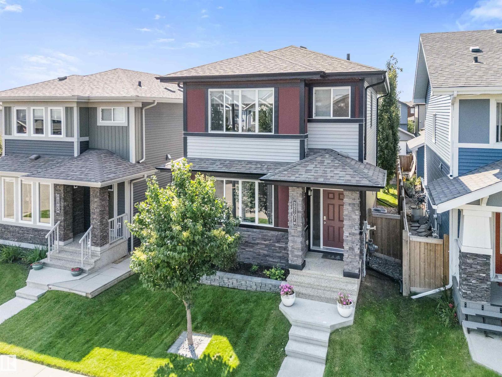 22107 88 AV NW - 2