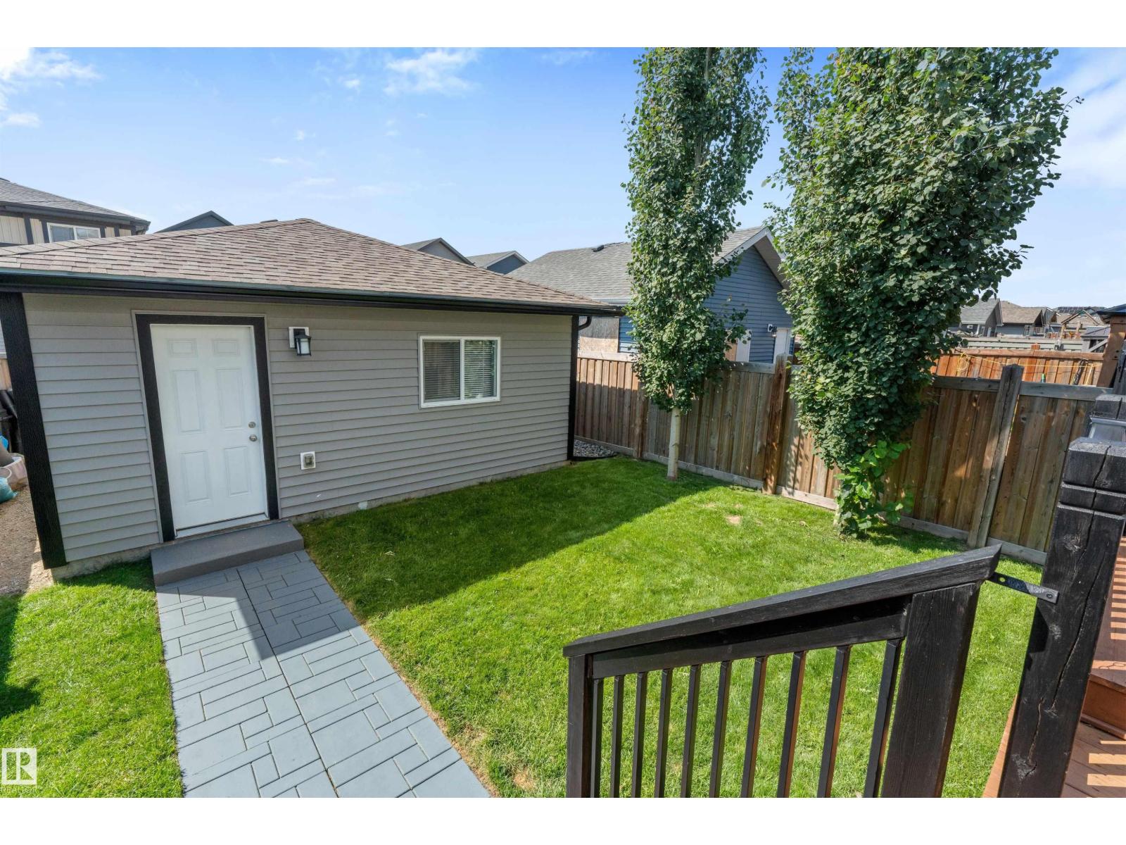 22107 88 AV NW - 41