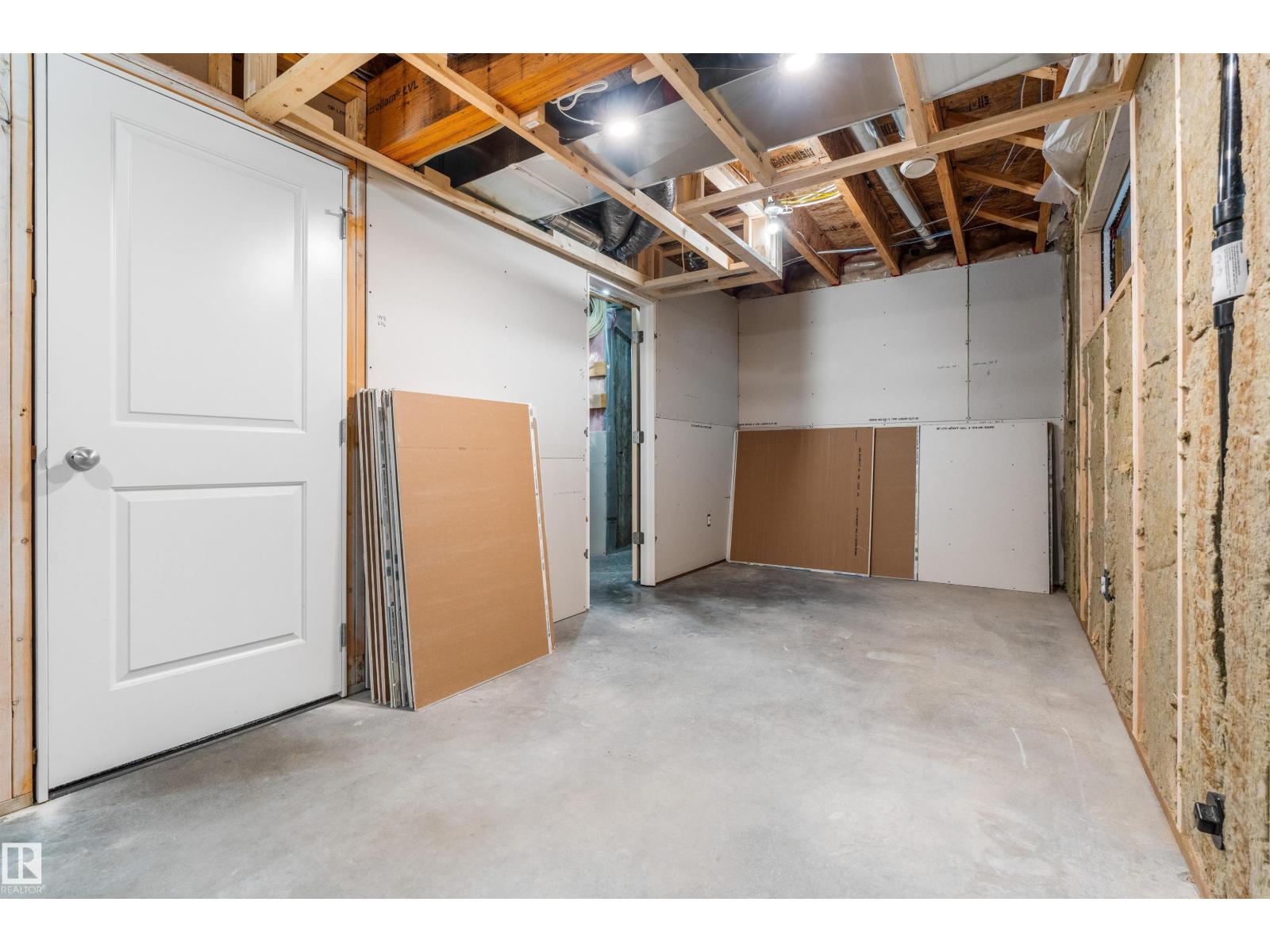 22107 88 AV NW - Image 37