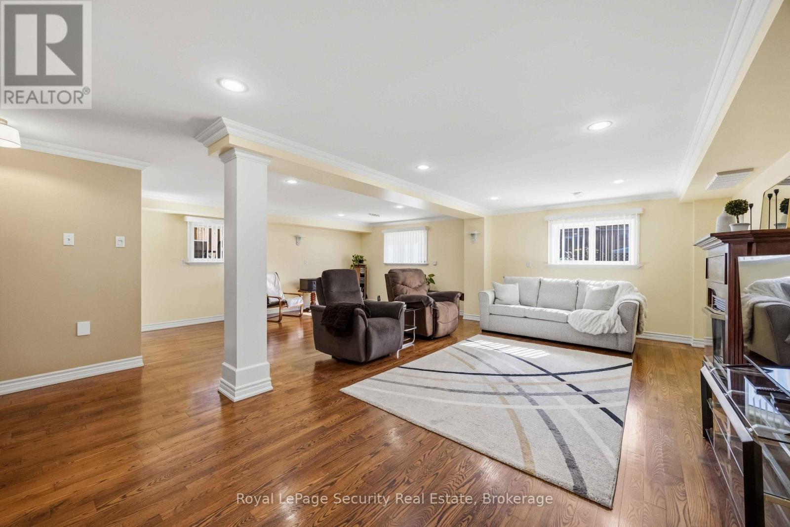 46 BIRCHWAY PLACE - Image 34