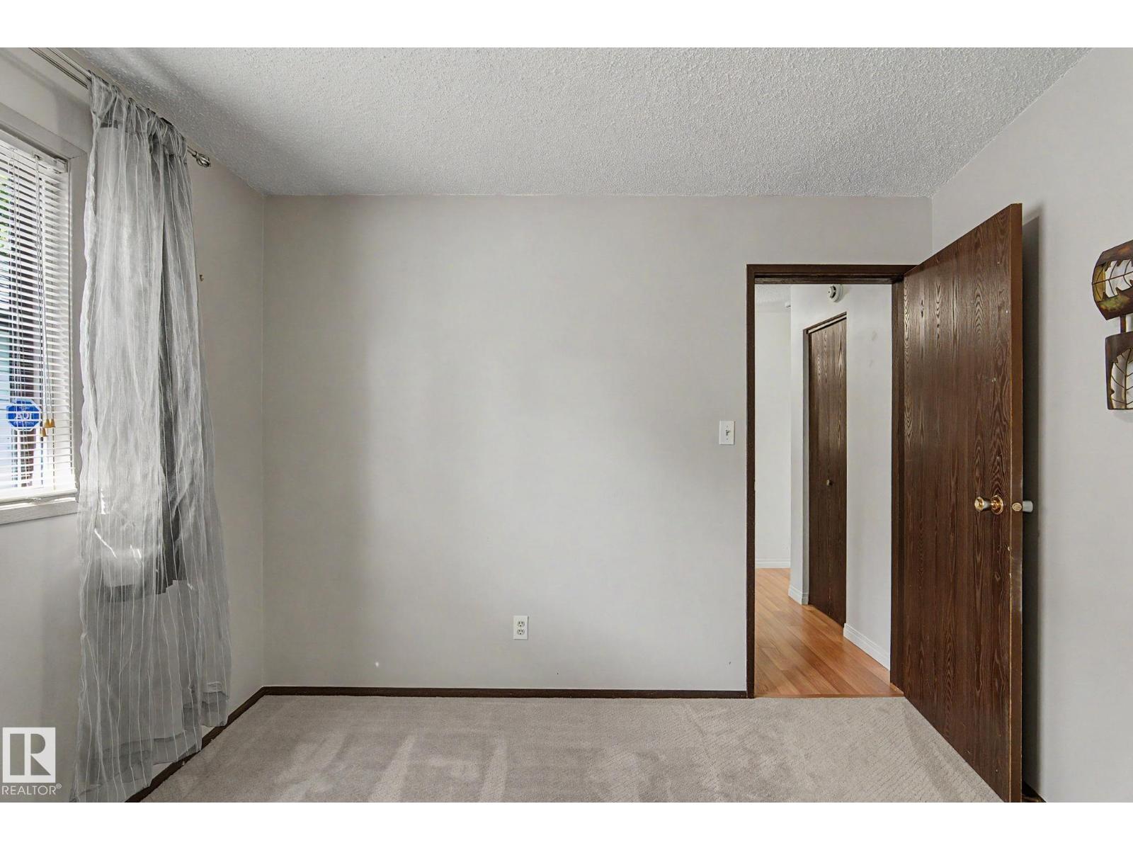 11167 52 ST NW - 30