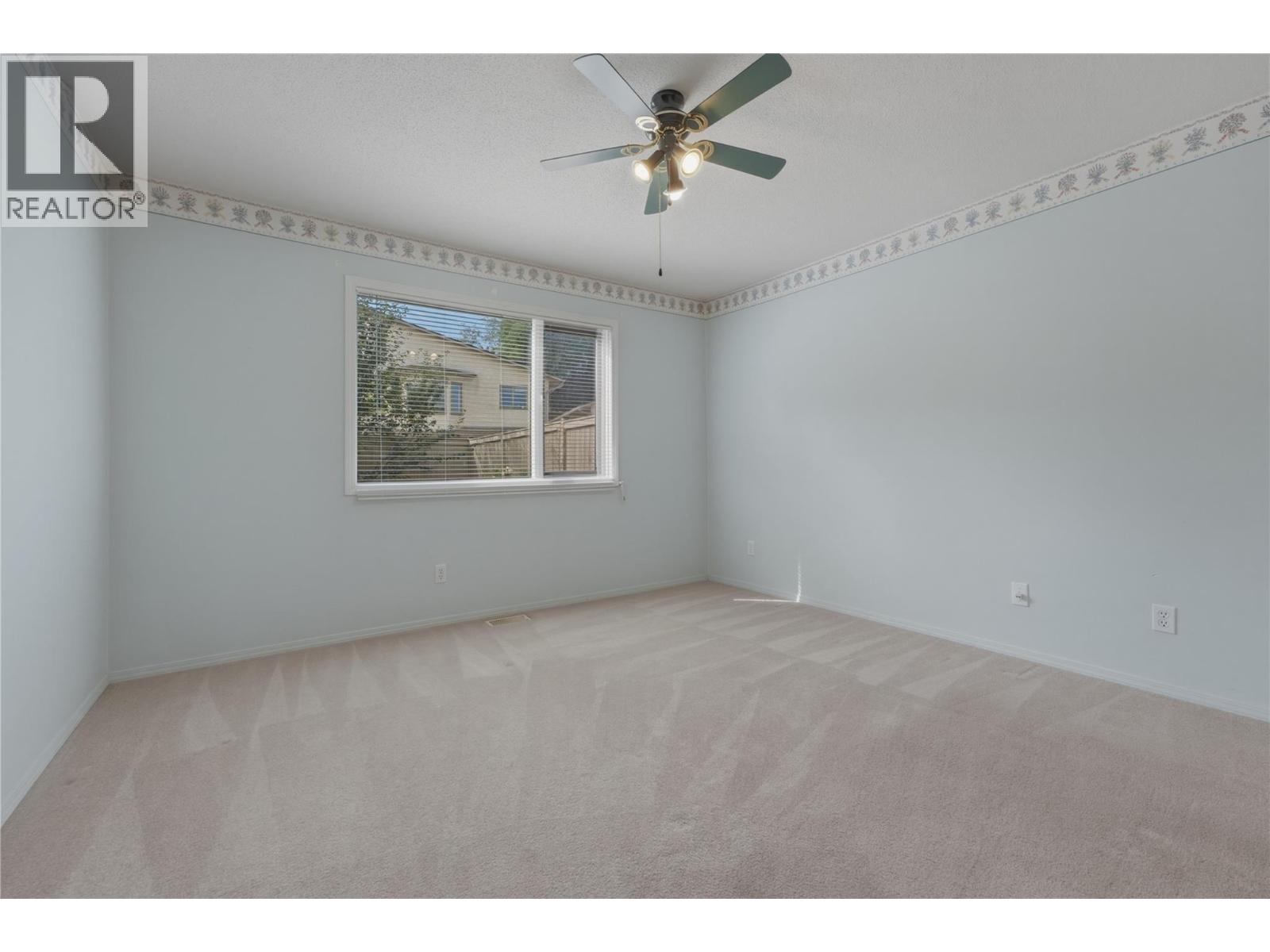 #15 3850 Argyle Avenue - 17