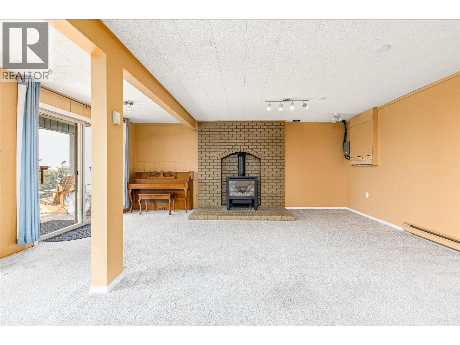13890 Oyama Road, Lake Country