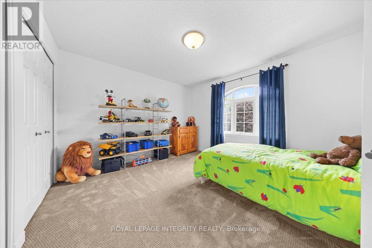 40 BON ECHO CRESCENT - 23