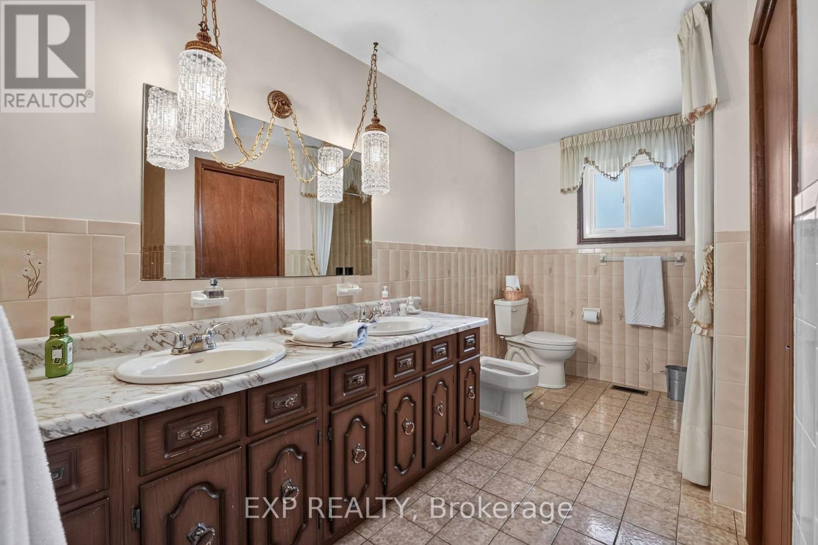 1370 POUND AVENUE - Image 20
