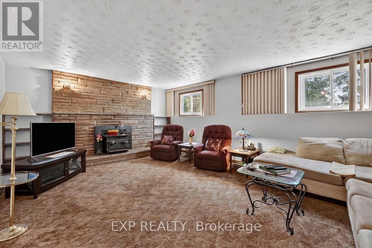1370 POUND AVENUE - Image 26
