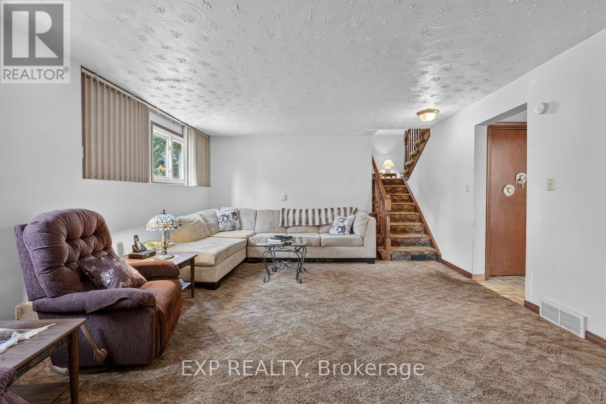 1370 POUND AVENUE - Image 28