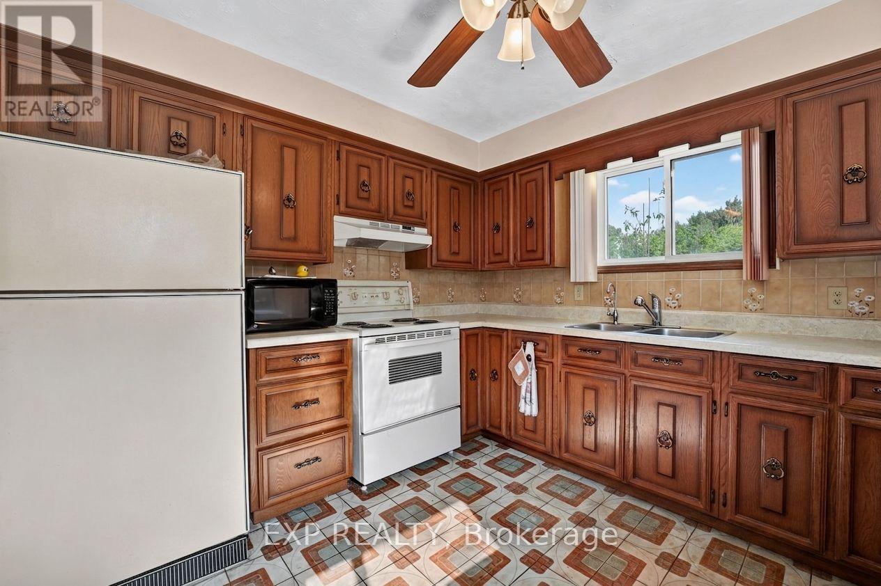 1370 POUND AVENUE - Image 30