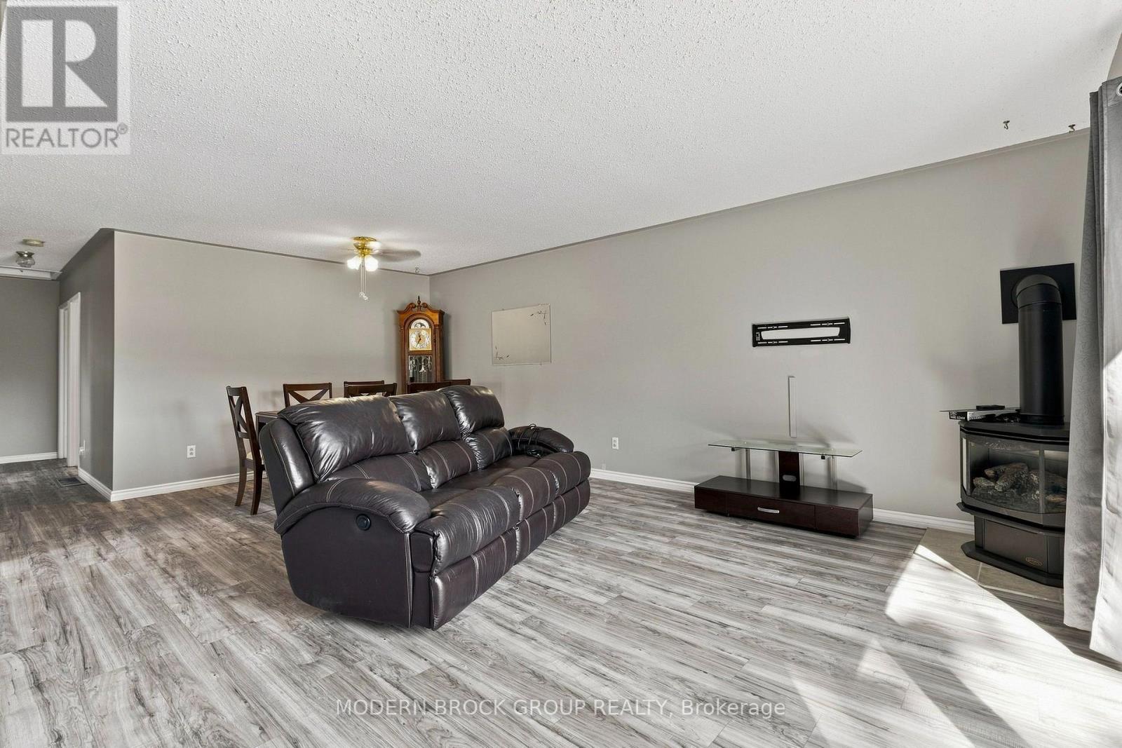 1610 KENSINGTON PARKWAY - 12