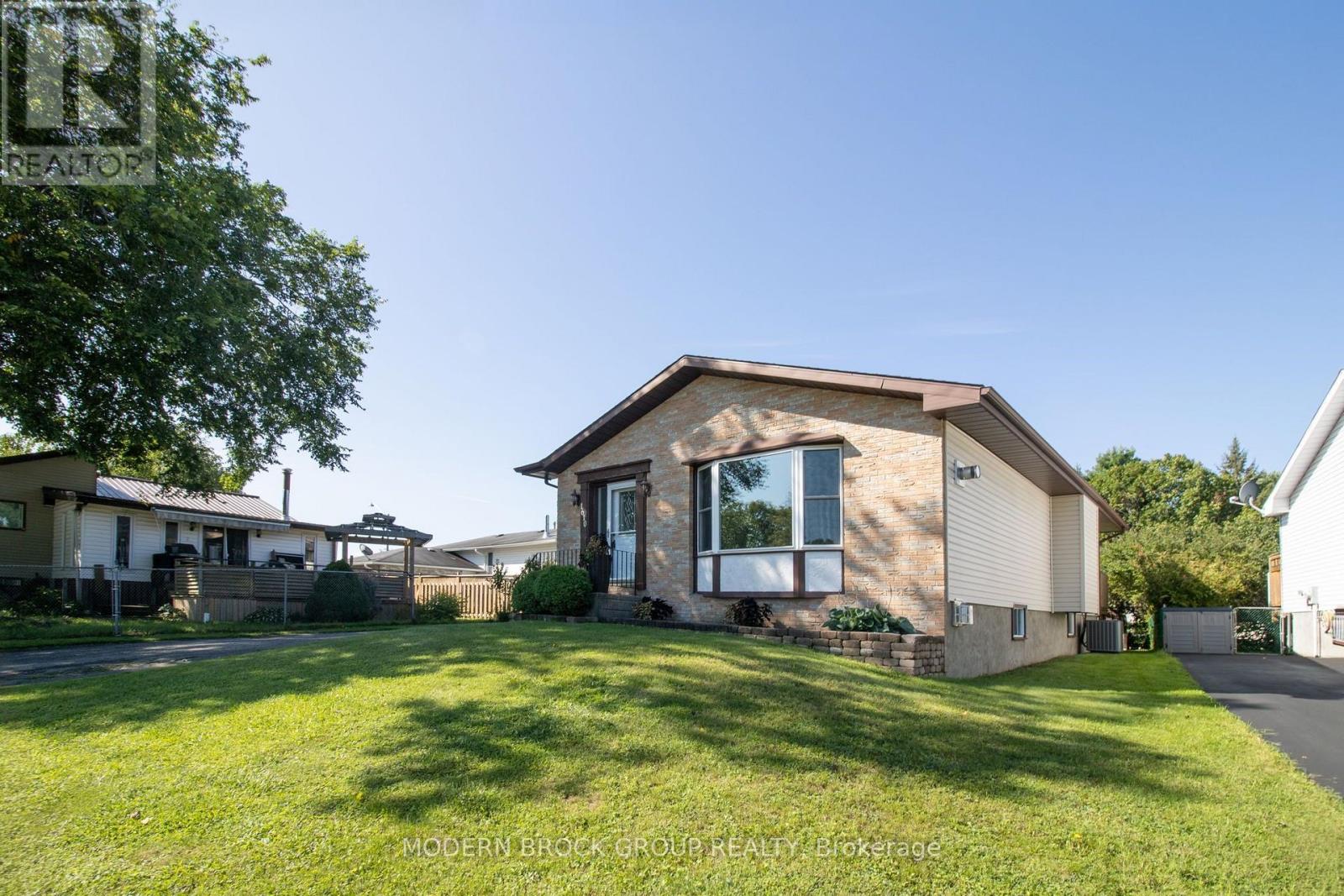 1610 KENSINGTON PARKWAY - 4