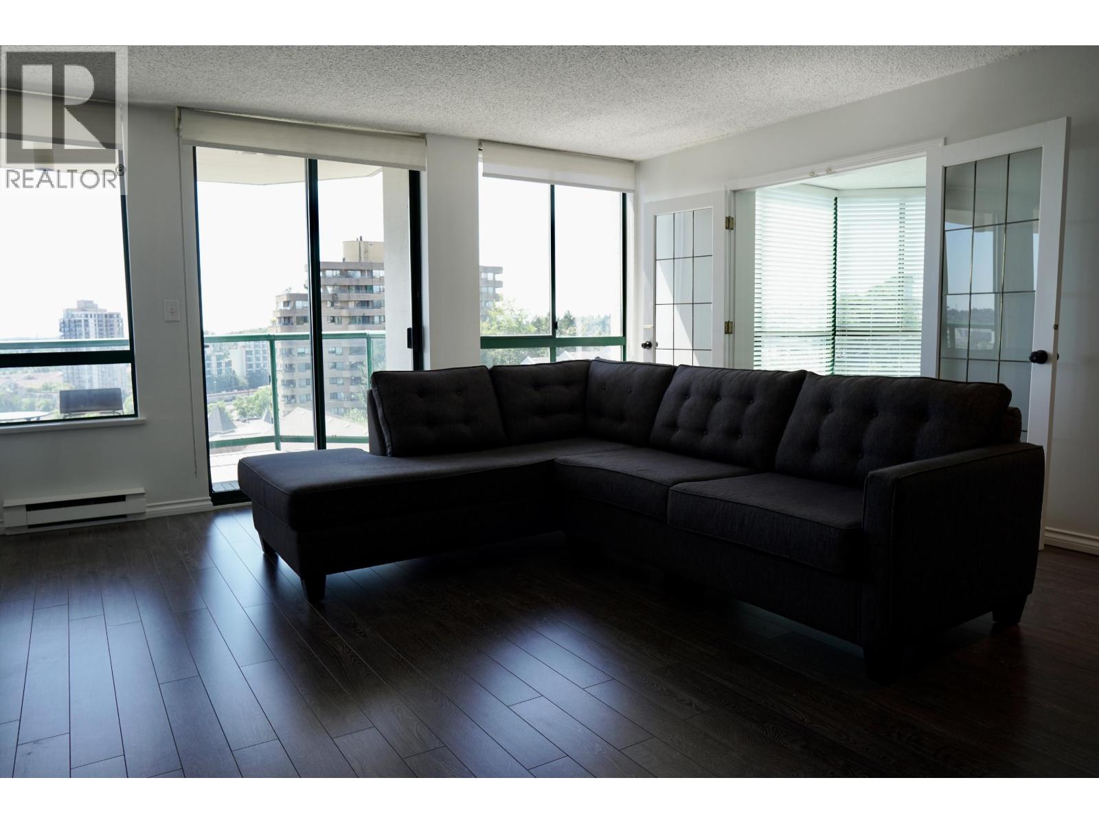 121 10TH STREET, New Westminster