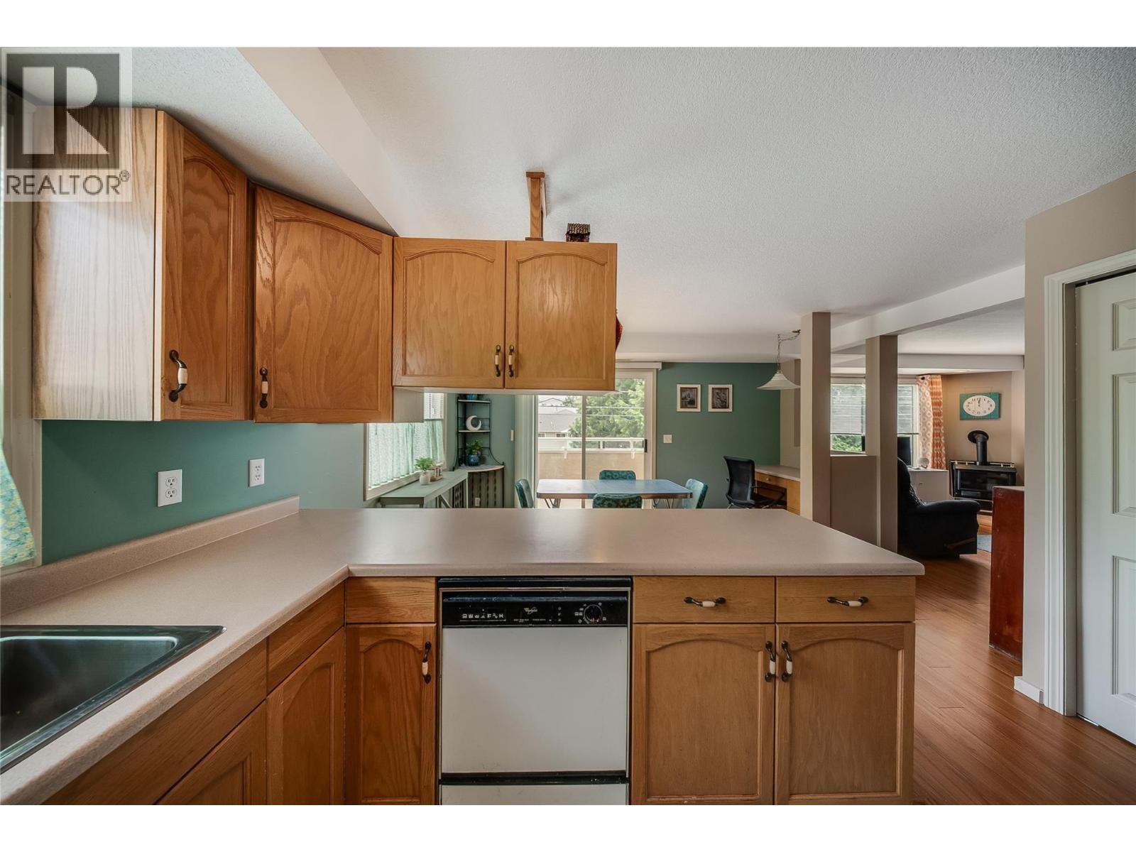 #4 573 10th Avenue - 16