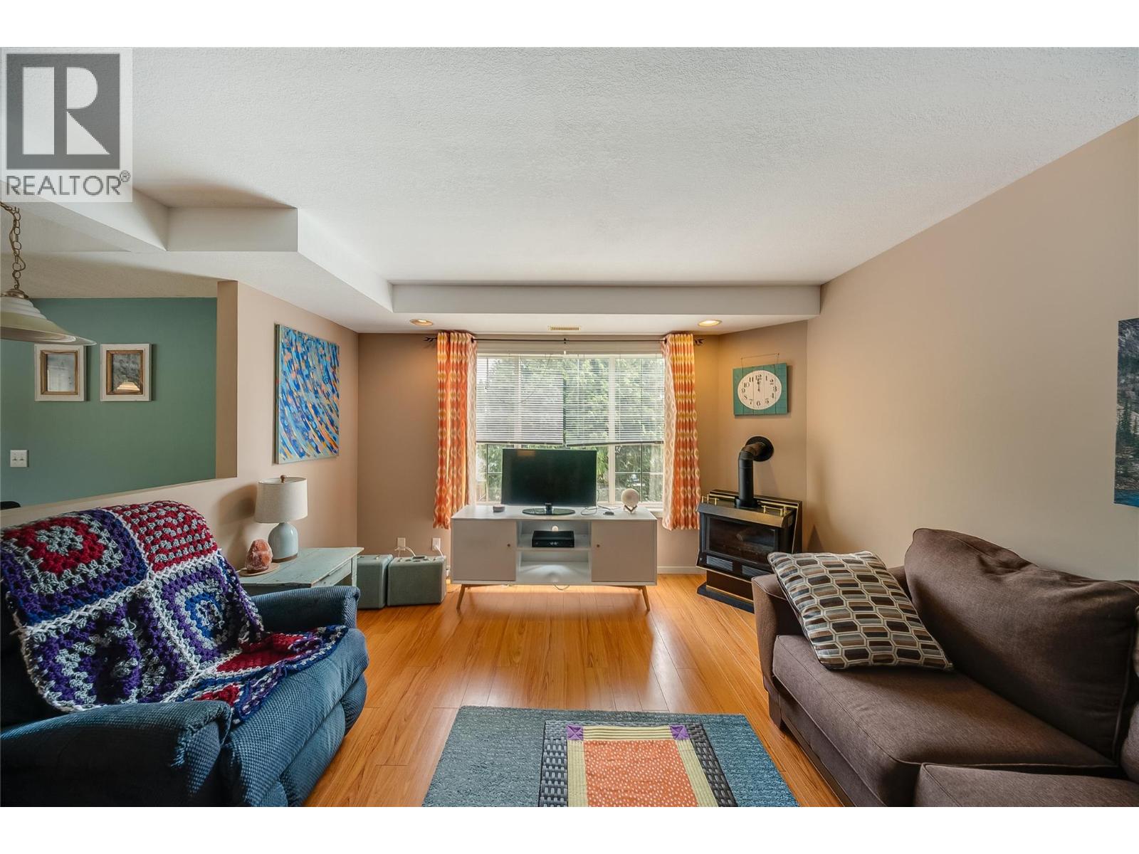 #4 573 10th Avenue - 9