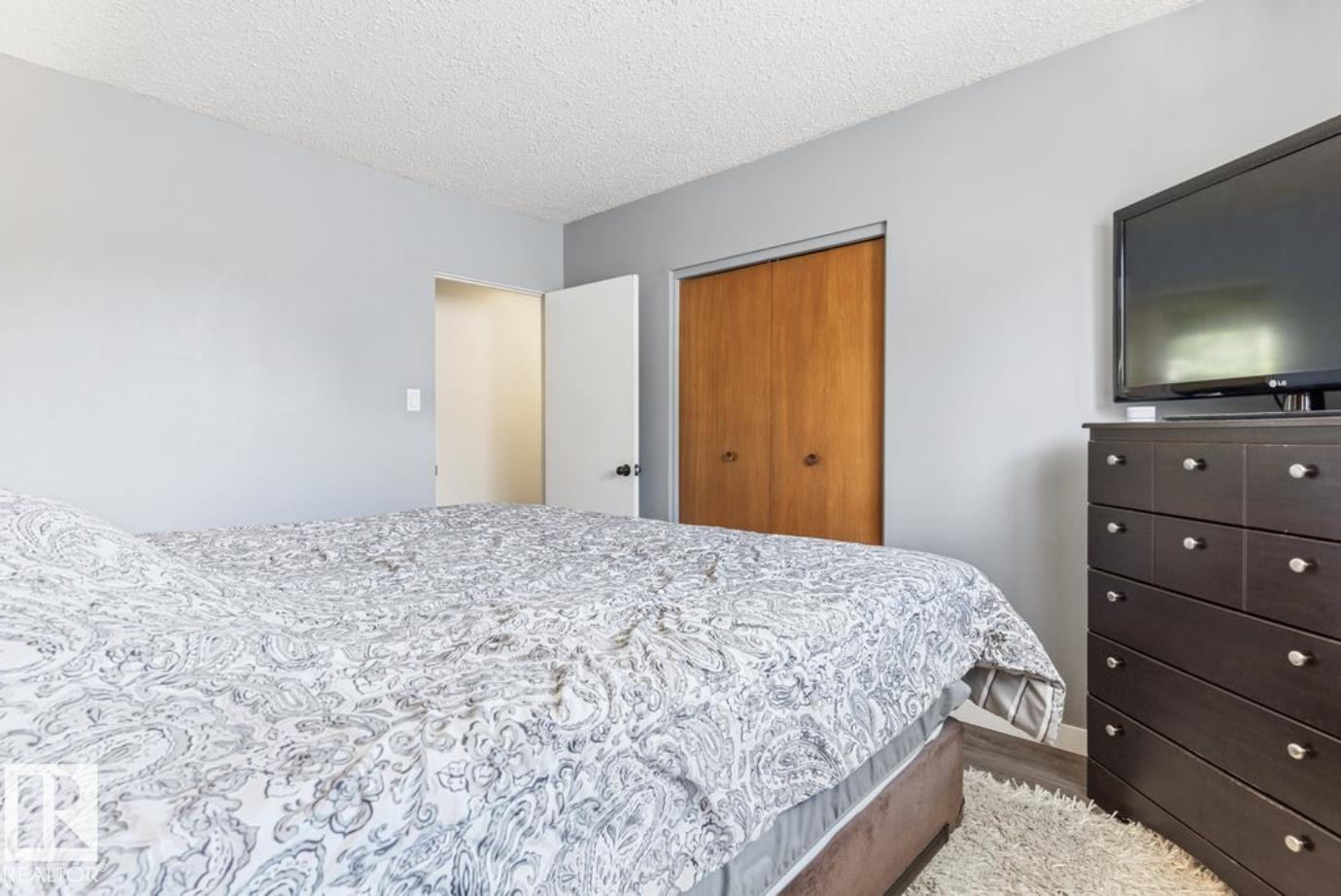 6221 44B Avenue - 23