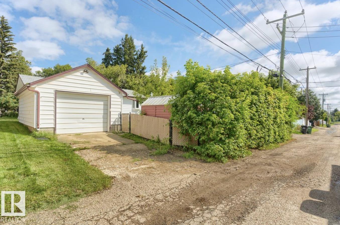 6221 44B Avenue - 48