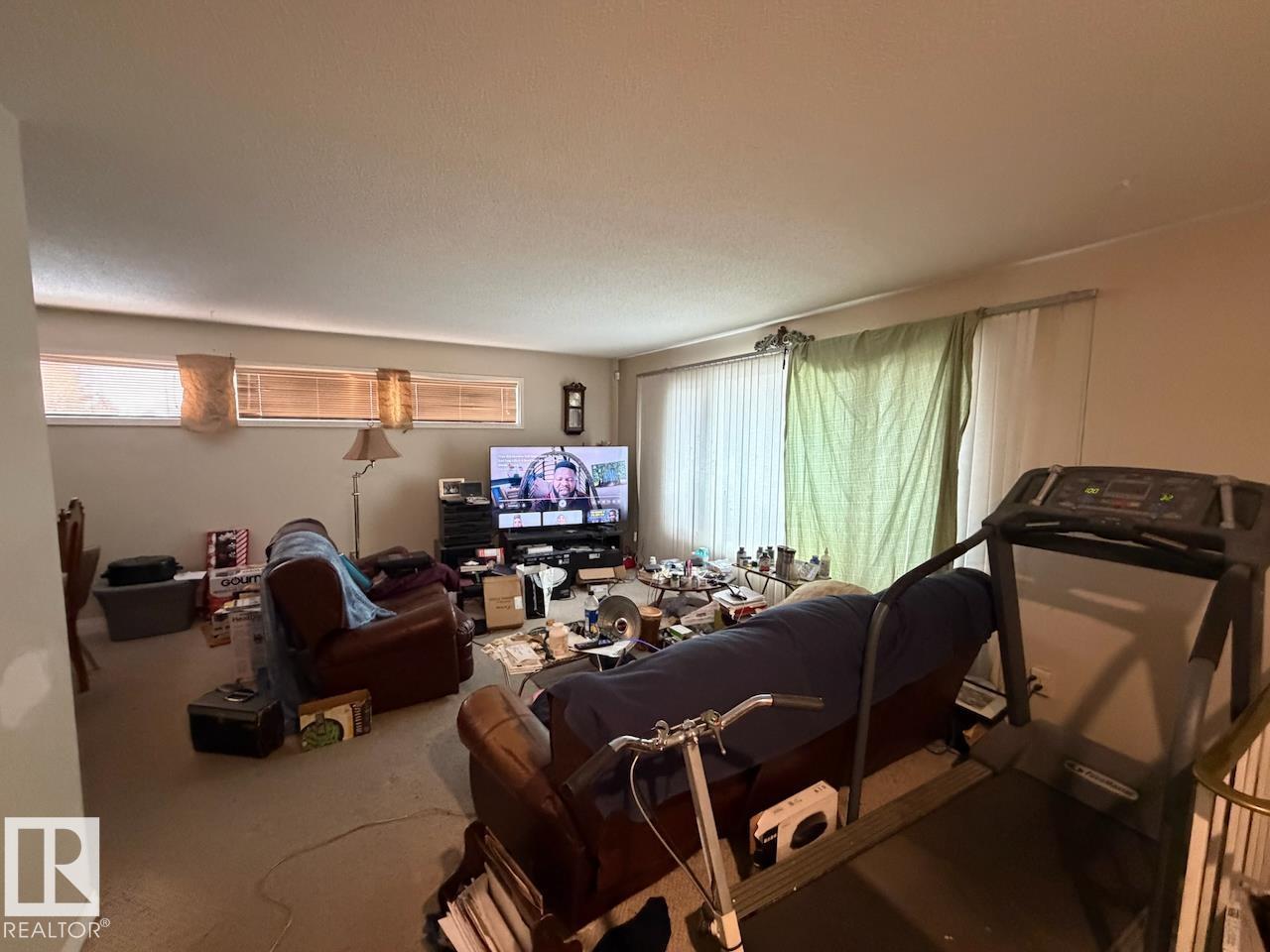 8816 137 AV NW - 2