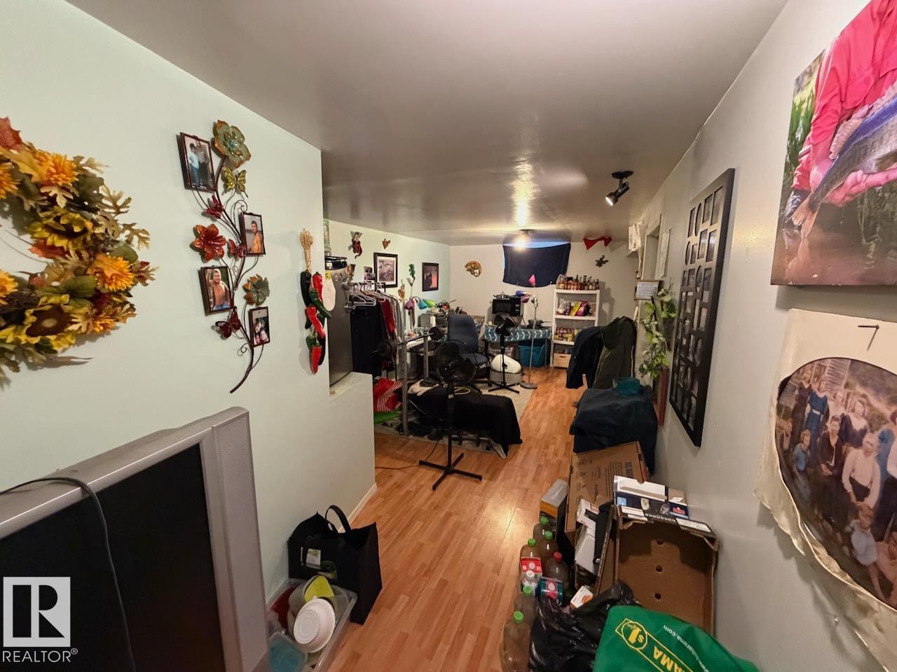 8816 137 AV NW - 15