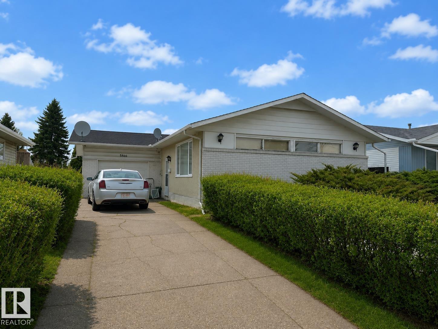 8816 137 AV NW - 25