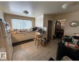 Bedroom 2 - 8816 137 Av Nw, Edmonton, AB T5E1Y4 Photo 6