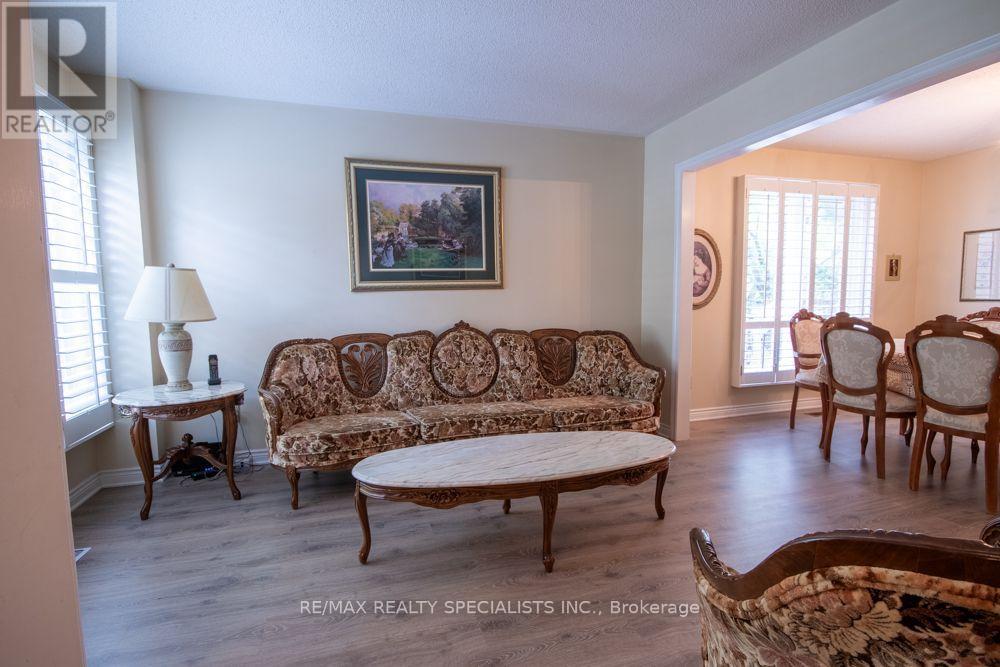 358 ERIN STREET - 6