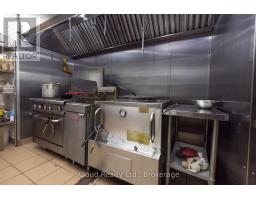 211 - 1105 Wellington Road, London South, ON N6E1V4 Photo 8