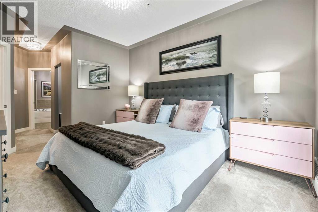 #233 20 Discovery Ridge Close SW - 16